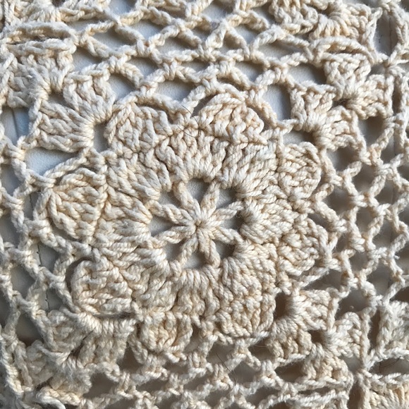 DONATED-Hippie chic crotchet top - Picture 4 of 7